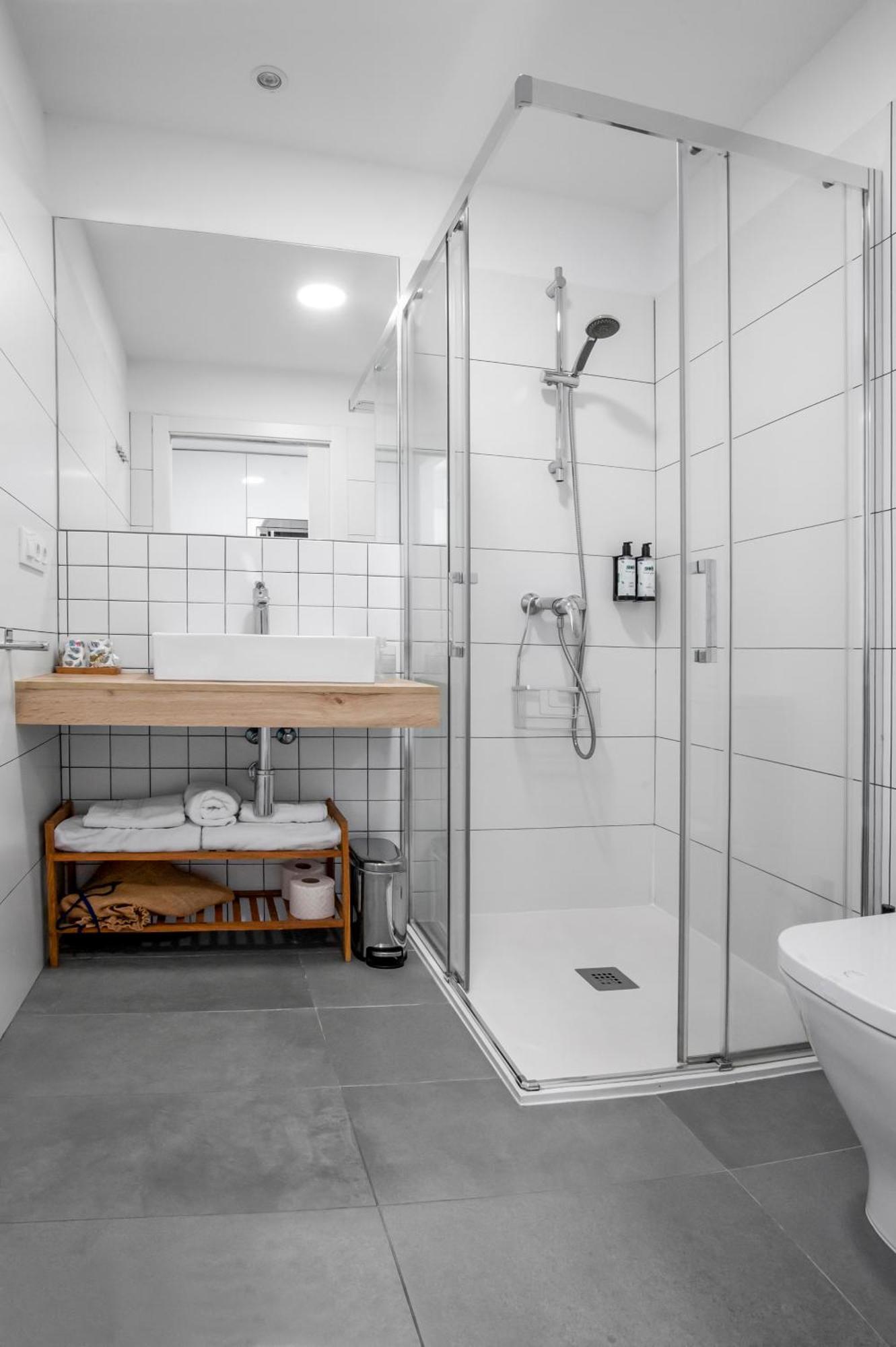 Snoe Hotel Camino Do Eume Apartamentos Puentedeume Bagian luar foto