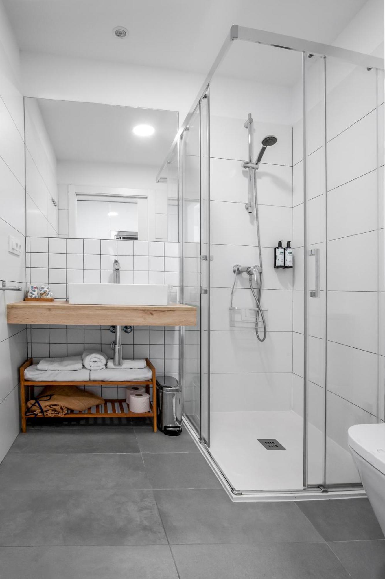 Snoe Hotel Camino Do Eume Apartamentos Puentedeume Bagian luar foto